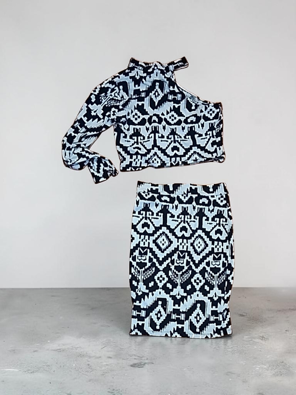 Black & White Geometric Pencil Skirt - Women